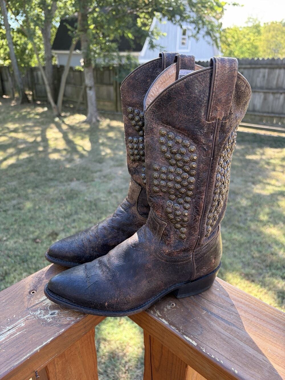 FRYE BILLY HAMMERED 77587 DISTRESSED BROWN LEATHER STUDDED WESTERN BOOT Sz 8.5 B